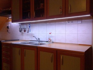 osvětlete kuchyňskou linku s využitím LED pásek