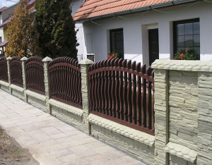 Betonové ploty působí vysoce stylovým dojmem /