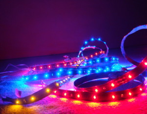 LED osvětlení může mít mnoho podob, třeba ve formě LED pásek /