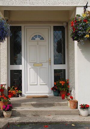front-door-4386288_640
