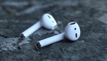 airpods-2854300_1280