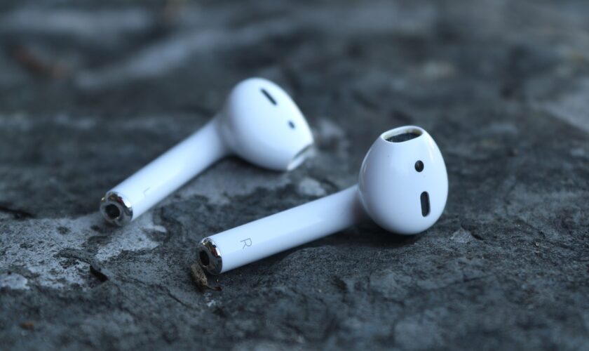airpods-2854300_1280