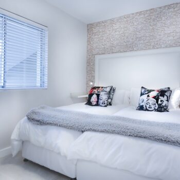modern-minimalist-bedroom-3147893_960_720